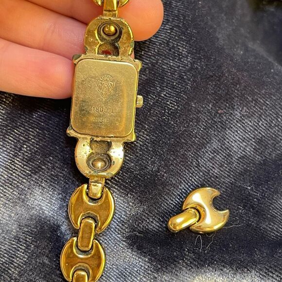 GUCCI 1800L Quartz White Dial Ladies Wristwatch Stainless Steel Dead Battery - Picture 4 of 8